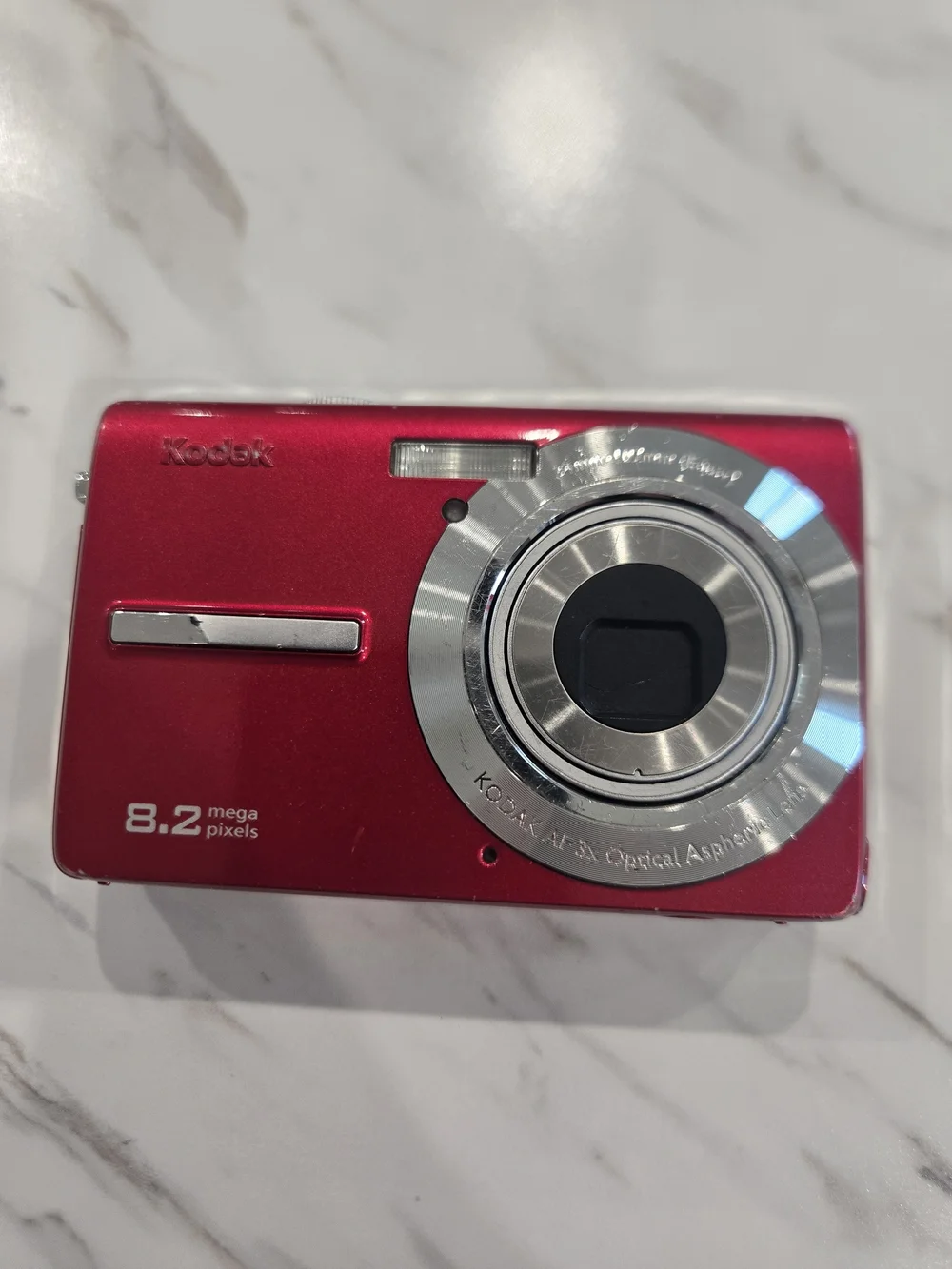 Kodak Metallic Red 8.2MP Compact Digital Camera
